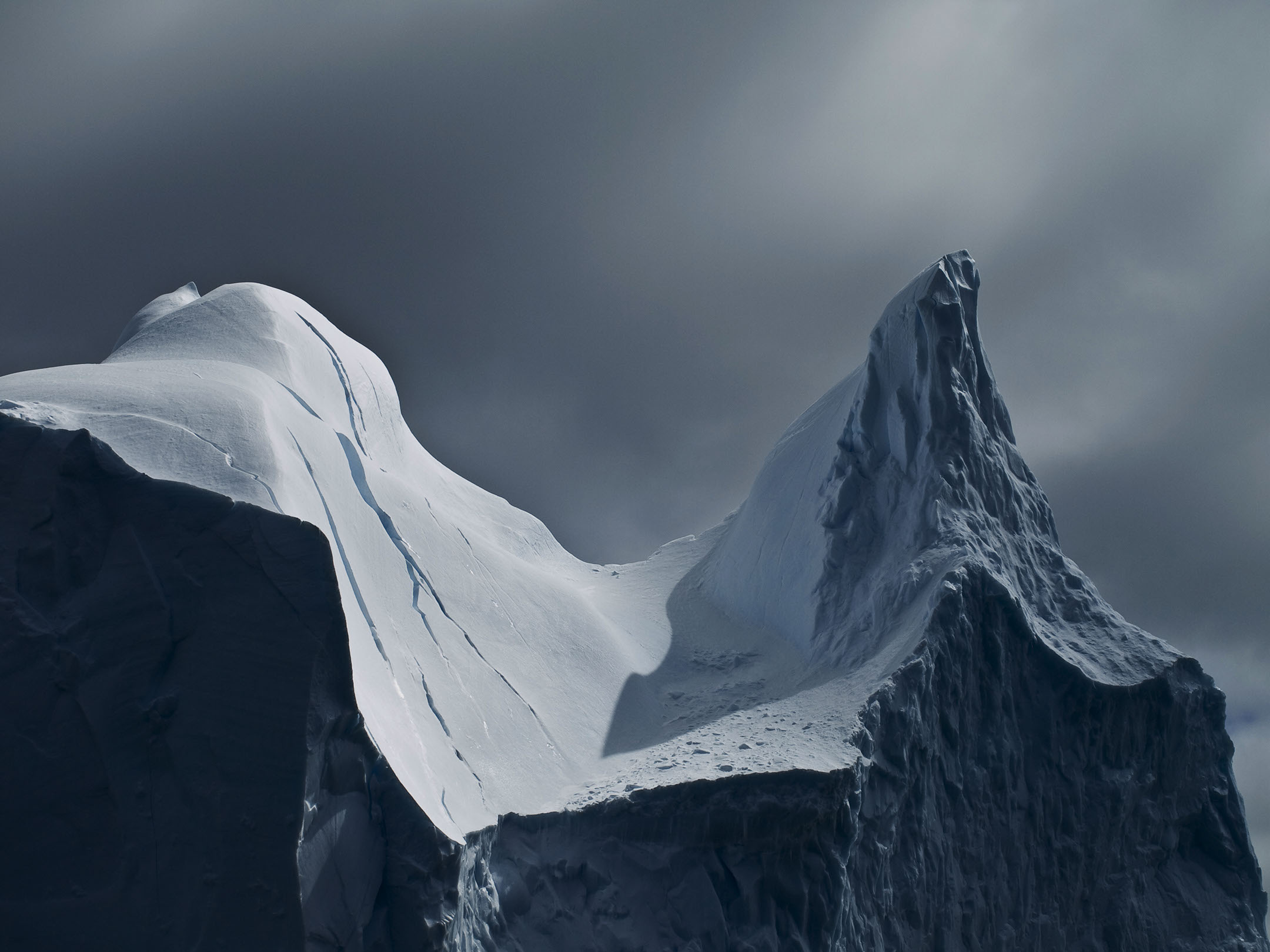 Graphiqa slideshow background of an Antarctica iceberg. Photo by Marinka Hulshof ©2010.